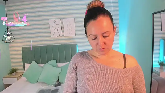 abby apple online show from November 8, 2025, 1:11 pm