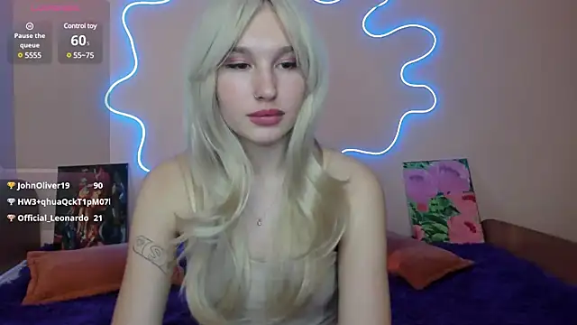 Snapshot of EvelinaLuu chatting on February 26, 2025, 5:31 am EvelinaLuu online show from February 26, 2025, 5:31 am