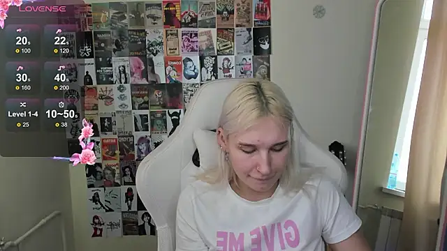 EvelinaLuu online show from March 1, 2026, 8:16 am