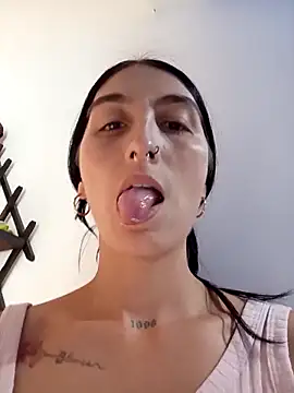 single mother indecent online show from October 4, 2025, 4:16 pm