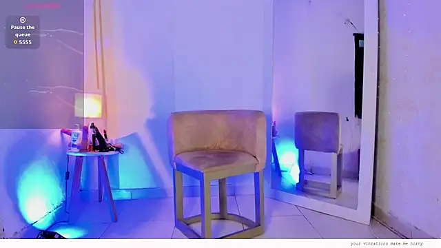 Emylyjonhs online show from February 3, 2026, 8:03 pm