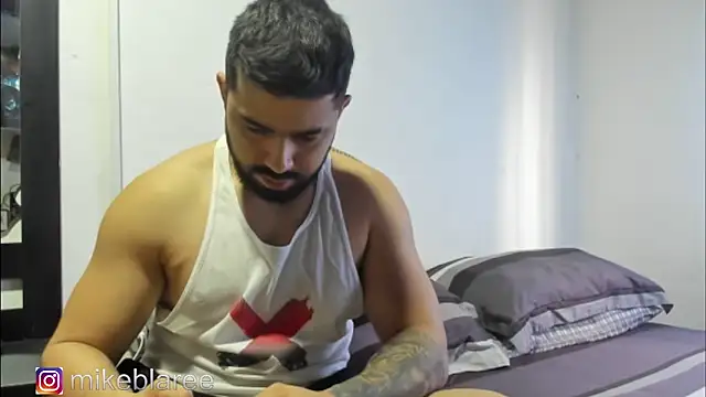 mikeblaree online show from October 31, 2025, 2:51 pm