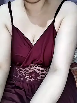 Snapshot of elnotella chatting on February 10, 2025, 6:20 am elnotella online show from February 10, 2025, 6:20 am