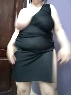 Snapshot of elnotella chatting on October 31, 2025, 3:57 pm elnotella online show from October 31, 2025, 3:57 pm