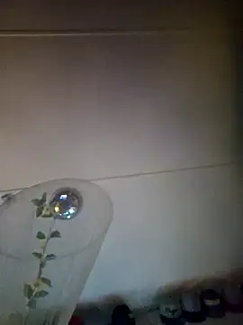 Snapshot of ShysluutGia chatting on September 25, 2025, 6:11 pm ShysluutGia online show from September 25, 2025, 6:11 pm