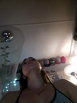 Snapshot of ShysluutGia chatting on September 27, 2025, 9:25 am ShysluutGia online show from September 27, 2025, 9:25 am