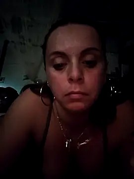 Snapshot of ShysluutGia chatting on October 31, 2025, 8:48 am ShysluutGia online show from October 31, 2025, 8:48 am