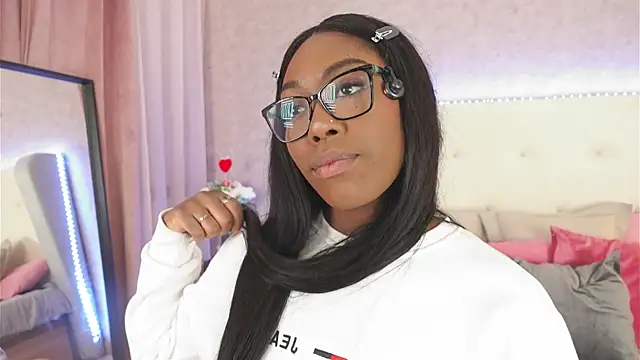 Snapshot of ThianaLopez chatting on January 11, 2026, 9:31 pm ThianaLopez online show from January 11, 2026, 9:31 pm