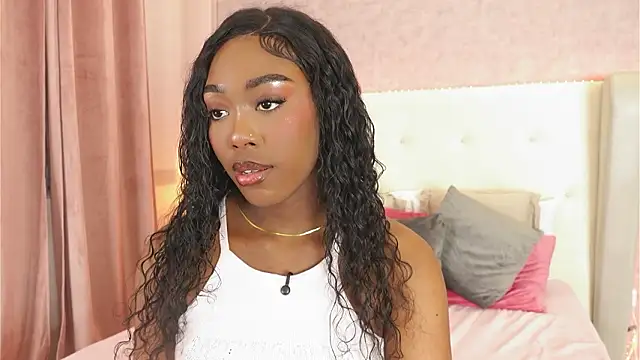 Snapshot of ThianaLopez chatting on February 5, 2026, 9:52 pm ThianaLopez online show from February 5, 2026, 9:52 pm