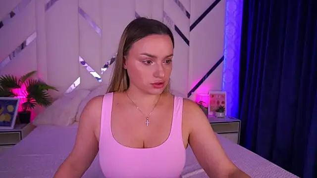 LindsieGreyy online show from October 14, 2025, 7:20 am