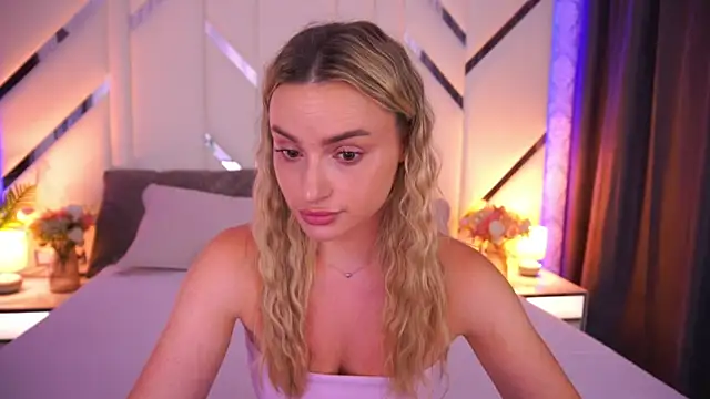 LindsieGreyy online show from July 18, 2026, 11:47 am