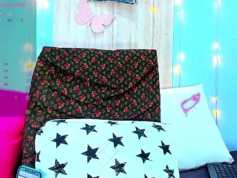 corynatayler online show from December 14, 2024, 10:50 pm