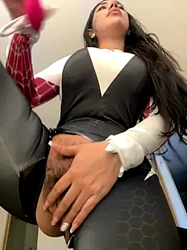 KarolVega- online show from October 31, 2025, 3:02 pm