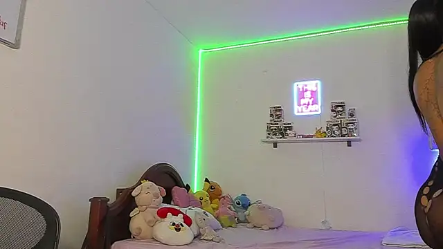 Annaa Brooks online show from April 5, 2026, 11:35 pm