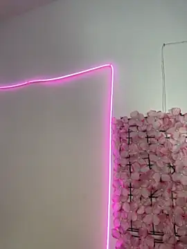 Lynda Bonnie online show from April 18, 2026, 5:50 pm