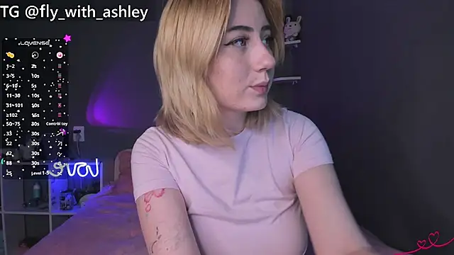 Snapshot of ashley_lovestory chatting on September 25, 2025, 6:17 am ashley lovestory online show from September 25, 2025, 6:17 am