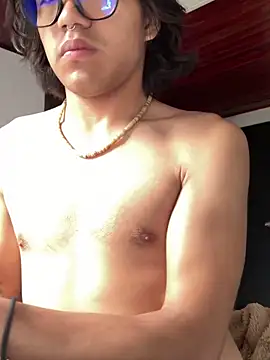 Snapshot of shadowsofgarden chatting on February 16, 2025, 4:42 pm shadowsofgarden online show from February 16, 2025, 4:42 pm