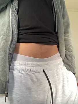 Snapshot of shadowsofgarden chatting on December 22, 2025, 5:32 pm shadowsofgarden online show from December 22, 2025, 5:32 pm