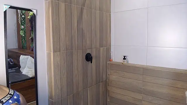 Georgina Palacios  online show from October 3, 2025, 10:18 pm