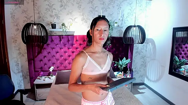 Georgina Palacios  online show from November 10, 2025, 4:00 am