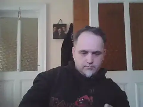 Snapshot of Szolga10 chatting on February 26, 2025, 1:52 pm Szolga10 online show from February 26, 2025, 1:52 pm