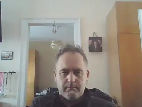 Snapshot of Szolga10 chatting on September 27, 2025, 9:58 am Szolga10 online show from September 27, 2025, 9:58 am