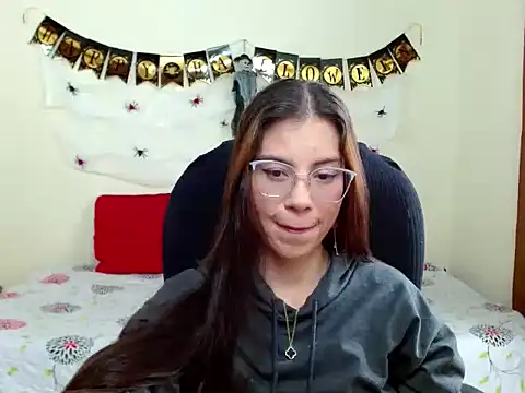 Snapshot of veronicamiller22 chatting on October 8, 2025, 8:50 pm veronicamiller22 online show from October 8, 2025, 8:50 pm