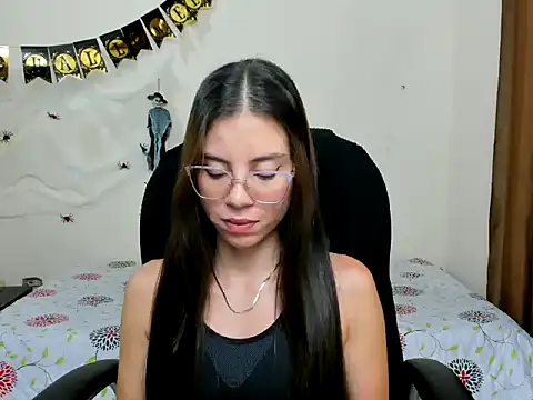 Snapshot of veronicamiller22 chatting on October 21, 2025, 2:12 am veronicamiller22 online show from October 21, 2025, 2:12 am