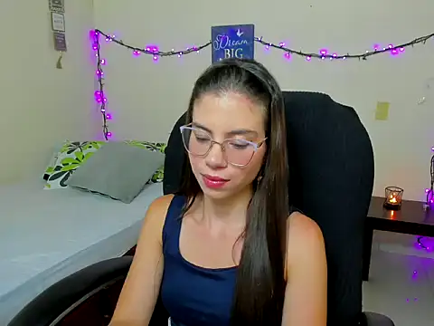 Snapshot of veronicamiller22 chatting on November 9, 2025, 2:43 am veronicamiller22 online show from November 9, 2025, 2:43 am