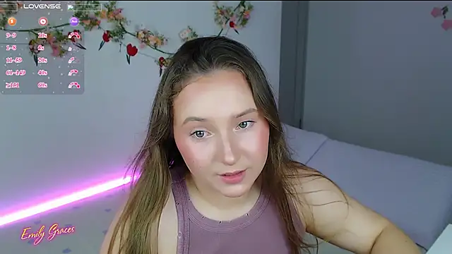 Snapshot of EmilyxxGraces chatting on June 21, 2026, 10:56 pm EmilyxxGraces online show from June 21, 2026, 10:56 pm