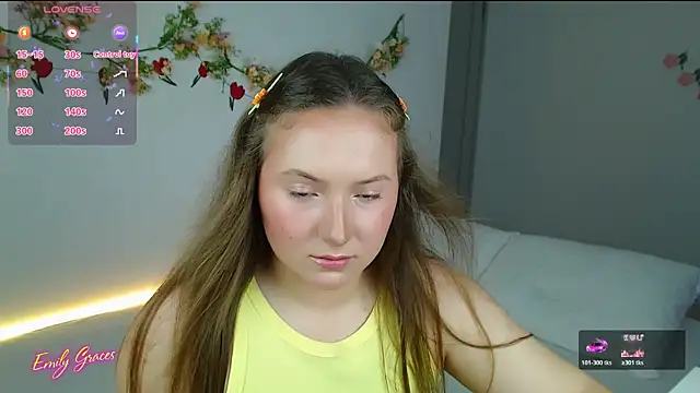 Snapshot of EmilyxxGraces chatting on July 14, 2026, 10:37 pm EmilyxxGraces online show from July 14, 2026, 10:37 pm