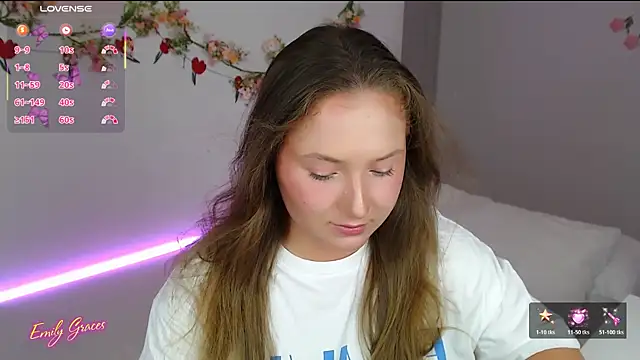 Snapshot of EmilyxxGraces chatting on July 21, 2026, 11:51 pm EmilyxxGraces online show from July 21, 2026, 11:51 pm
