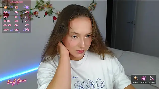 Snapshot of EmilyxxGraces chatting on July 23, 2026, 1:52 am EmilyxxGraces online show from July 23, 2026, 1:52 am