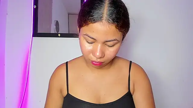 MELINAMARTINS online show from May 27, 2026, 12:18 am