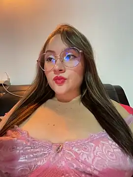 Snapshot of ValentinaOrtiz3 chatting on March 9, 2025, 3:22 am ValentinaOrtiz3 online show from March 9, 2025, 3:22 am