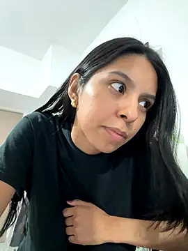 Valeedoll online show from November 25, 2025, 3:06 am