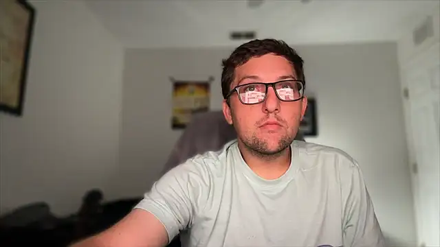 Snapshot of Milflover96 chatting on November 16, 2025, 12:27 am Milflover96 online show from November 16, 2025, 12:27 am