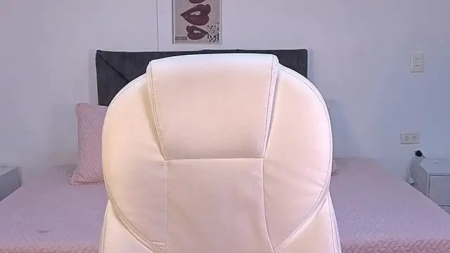 sara sharma  online show from October 24, 2025, 1:40 pm