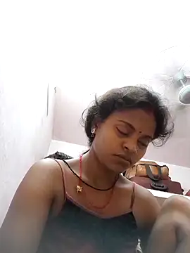 Snapshot of Hot_couple493 chatting on May 27, 2026, 8:39 pm Hot couple493 online show from May 27, 2026, 8:39 pm