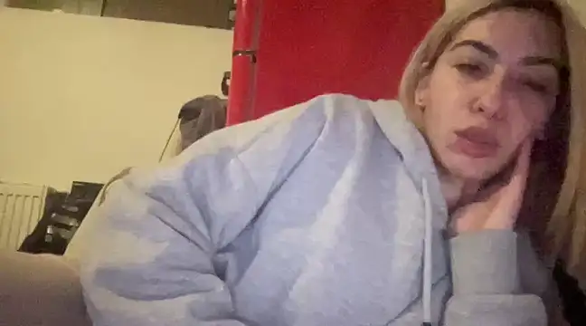 Snapshot of sarrah_rossy chatting on February 10, 2025, 9:58 pm sarrah rossy online show from February 10, 2025, 9:58 pm