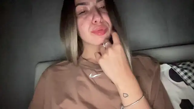 Snapshot of sarrah_rossy chatting on September 14, 2025, 9:36 pm sarrah rossy online show from September 14, 2025, 9:36 pm