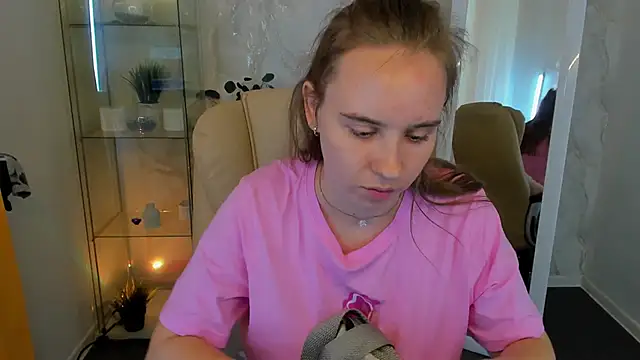 Lika 0ne online show from September 27, 2025, 11:59 am