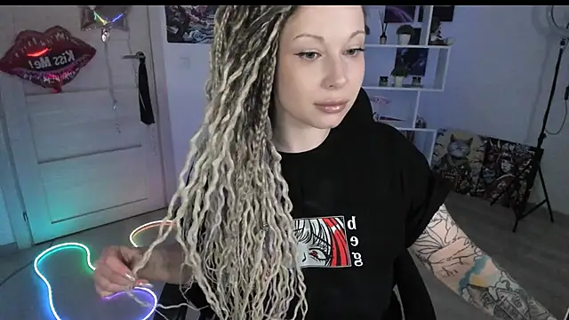 HoneySallyMoore online show from April 3, 2026, 8:18 pm