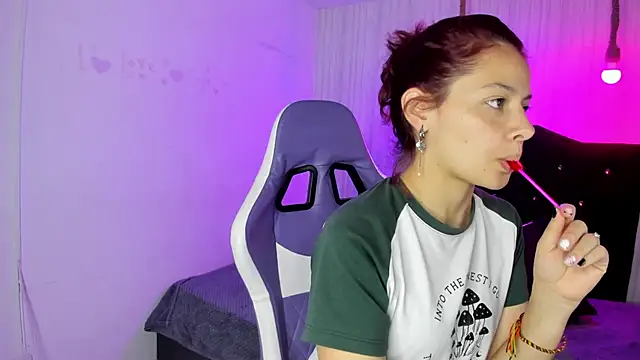 nicky angel1 online show from November 10, 2025, 7:02 pm