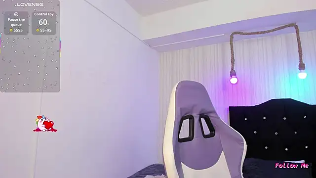 nicky angel1 online show from March 28, 2026, 7:02 pm