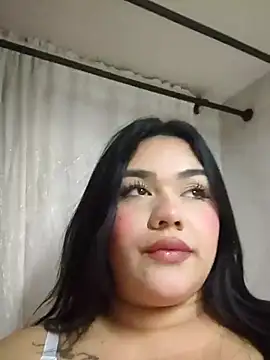 Snapshot of nikki_grey chatting on November 23, 2025, 1:05 am nikki grey online show from November 23, 2025, 1:05 am