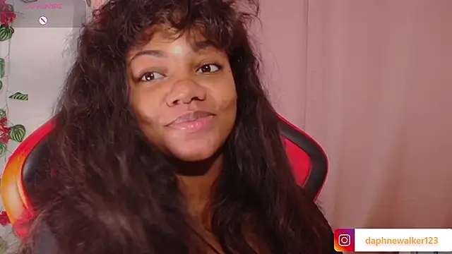 Daphnewalker   online show from February 10, 2026, 1:37 pm