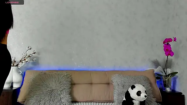 Tina Mart online show from March 25, 2026, 8:31 am