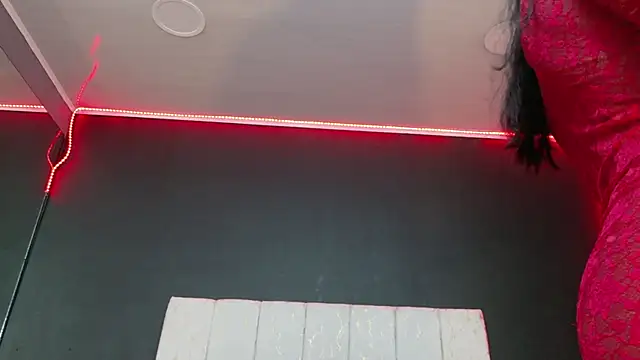 MariamLaraa online show from September 15, 2025, 12:38 pm