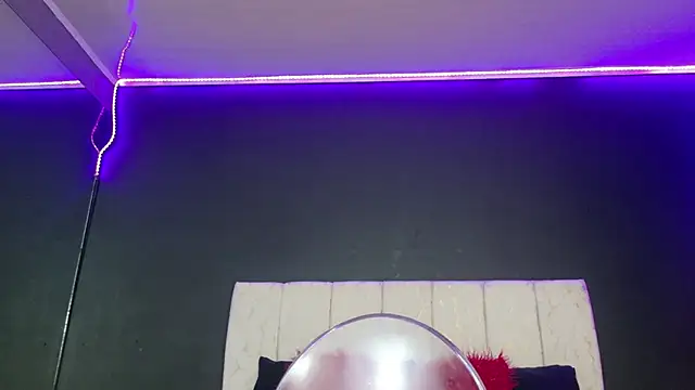 MariamLaraa online show from September 19, 2025, 3:24 pm